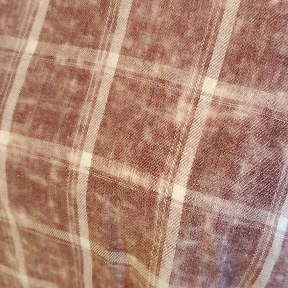 Rock & Republic Short Sleeve Ladder Back Shirt - Picture 6 of 7